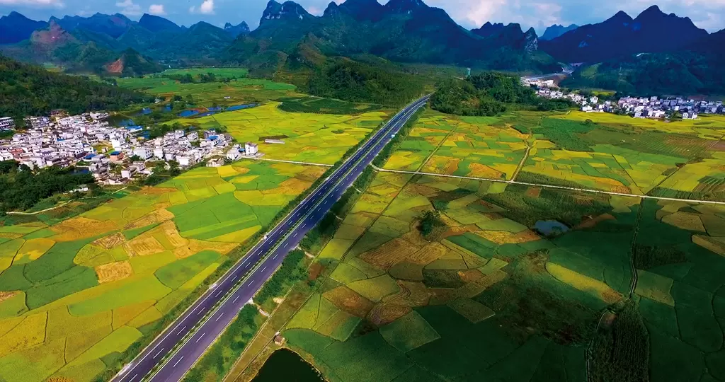 广西来宾至马山高速公路